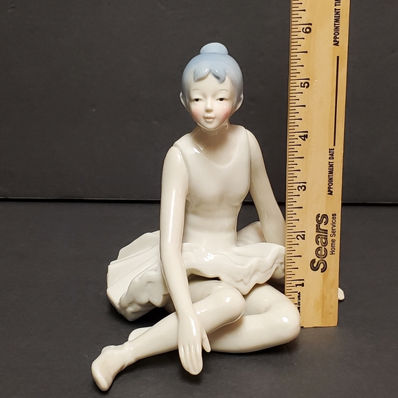 Porcelain Sitting Ballerina Figurine - Picture 10 of 10
